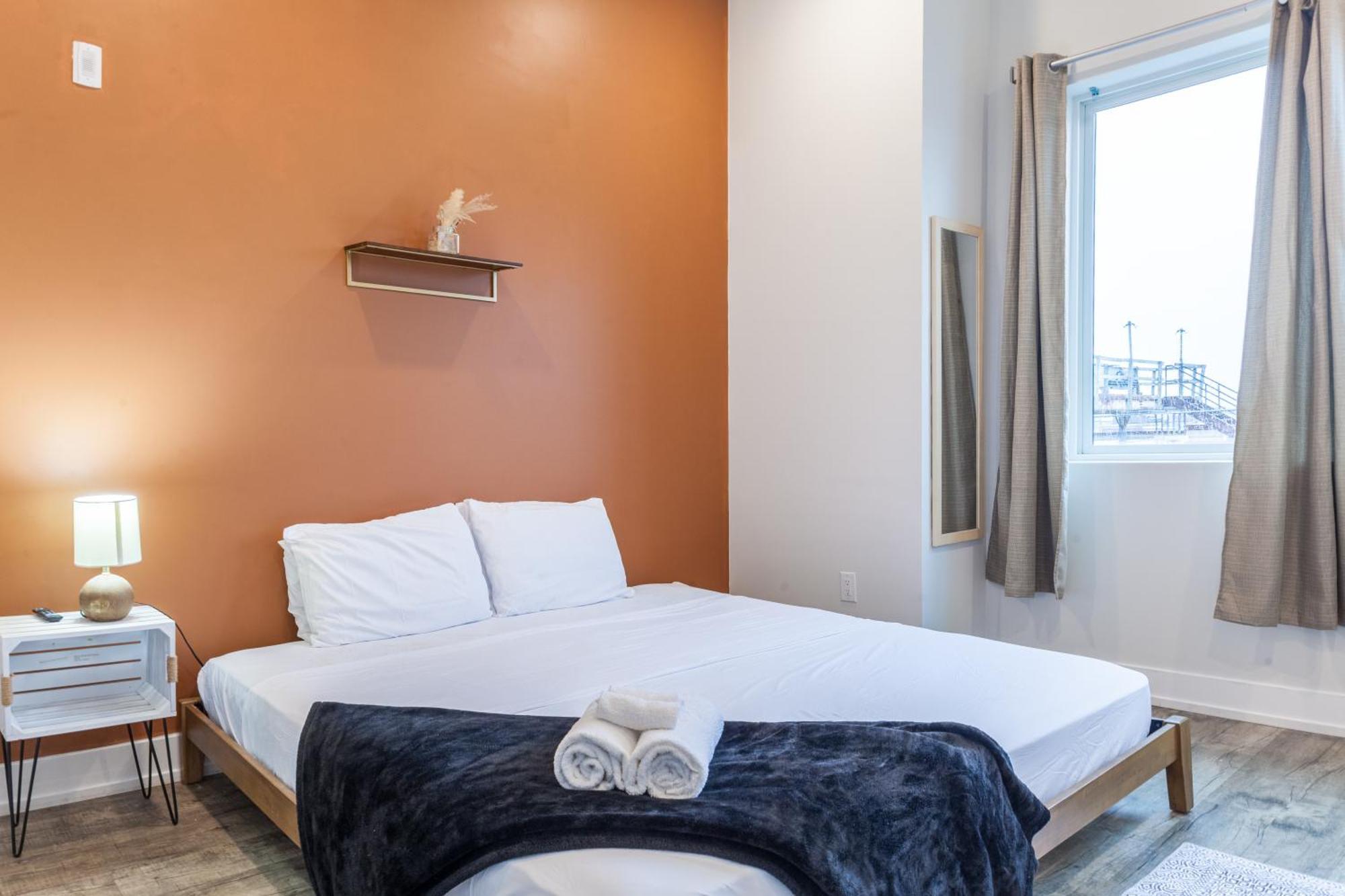 Modern 3br Wdsleeps 8kingbeds Apartment *