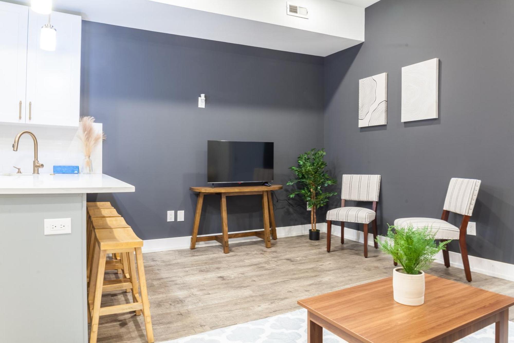 Apartment Modern 3br Wdsleeps 8kingbeds *